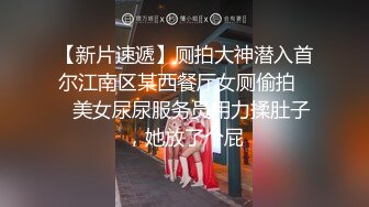  家里的淫妻骚母狗被大哥调教的真不错，乖巧听话丝袜高跟，跪着给大哥舔鸡巴