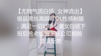 家庭摄像头盗录，简陋的出租屋内，如此骚气漂亮的女友，骑在身上做，摇呀摇 直到自己累趴了，有这样的女友 每天要操好几次