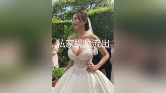 小夫妻大过年也不忘记赚钱，卧室中露脸卖力深喉无套战肉丝打桩花样大战颜射一脸